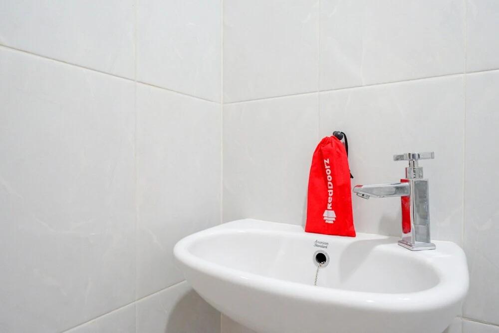 Тегал: RedDoorz near Pacific Mall Tegal 2