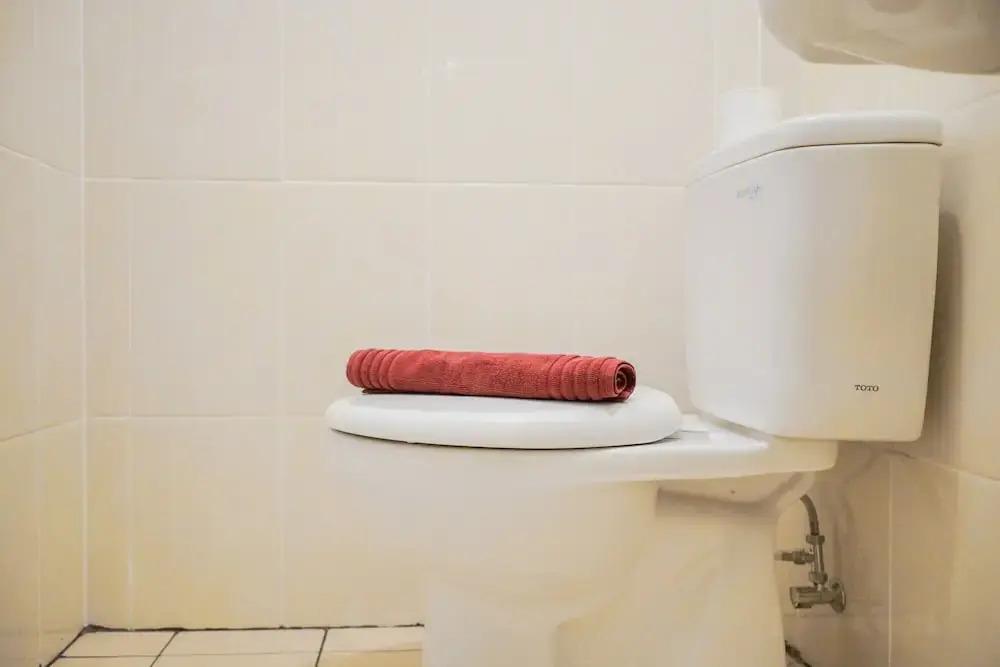 Legok: Minimalist Studio Apartment at M-Town Residence