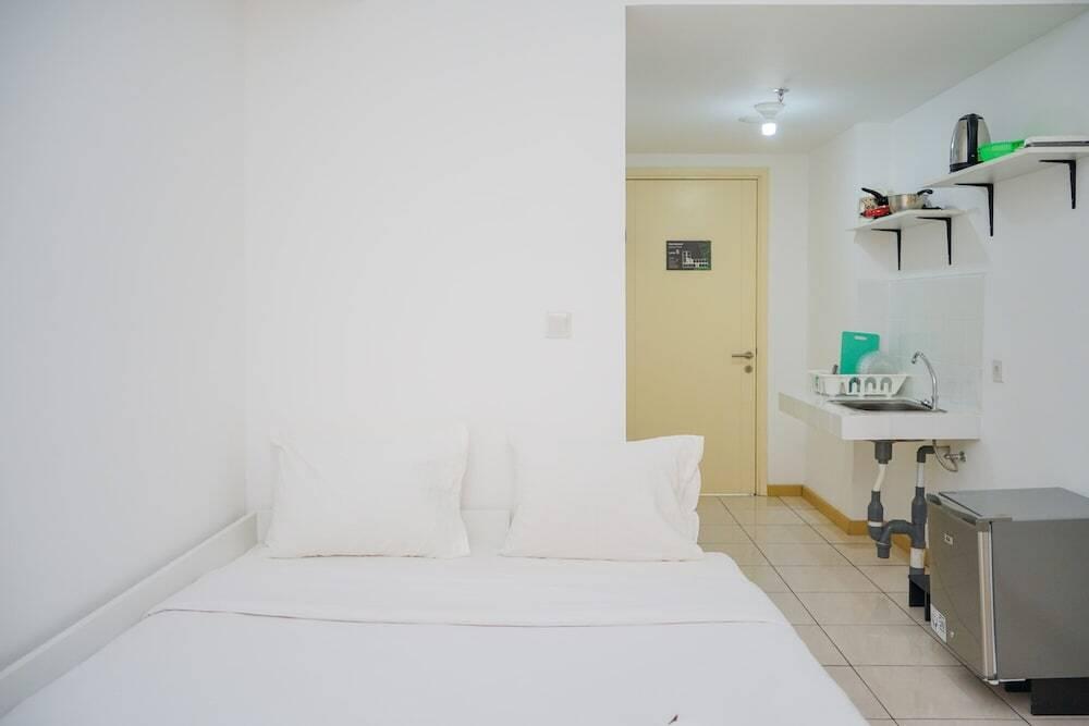 Legok: Minimalist Studio Apartment at M-Town Residence