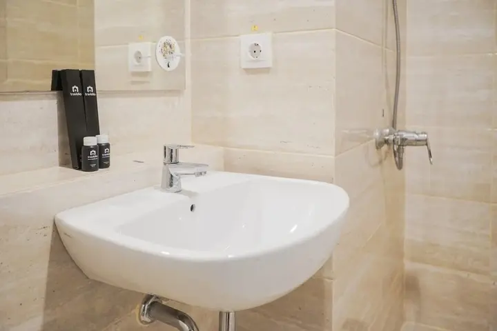 Тангеранг: Cozy Room Studio Springwood Tangerang Apartment