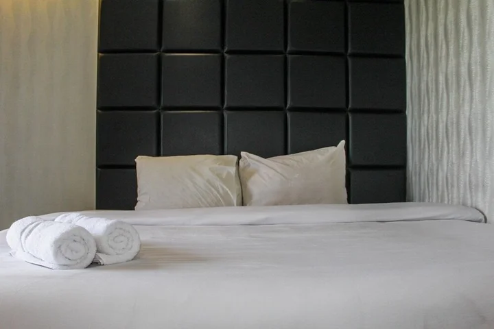 Legok: Minimalist Studio Apartment at Atria Residences with Pool View