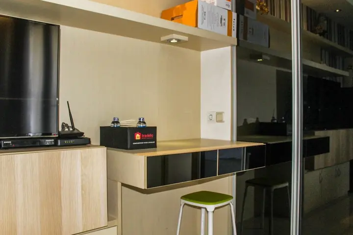 Legok: Minimalist Studio Apartment at Atria Residences with Pool View
