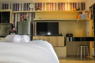 Legok: Minimalist Studio Apartment at Atria Residences with Pool View