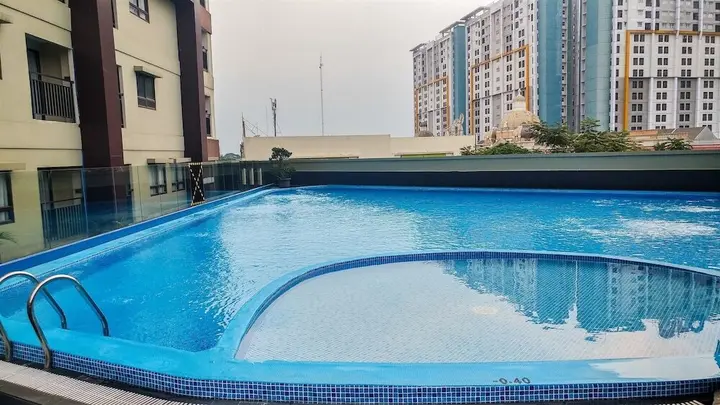 Legok: Minimalist Studio Apartment at Atria Residences with Pool View