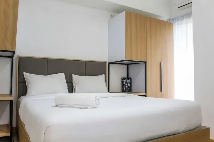 Legok: Spacious and Cozy 2BR M-Town Apartment