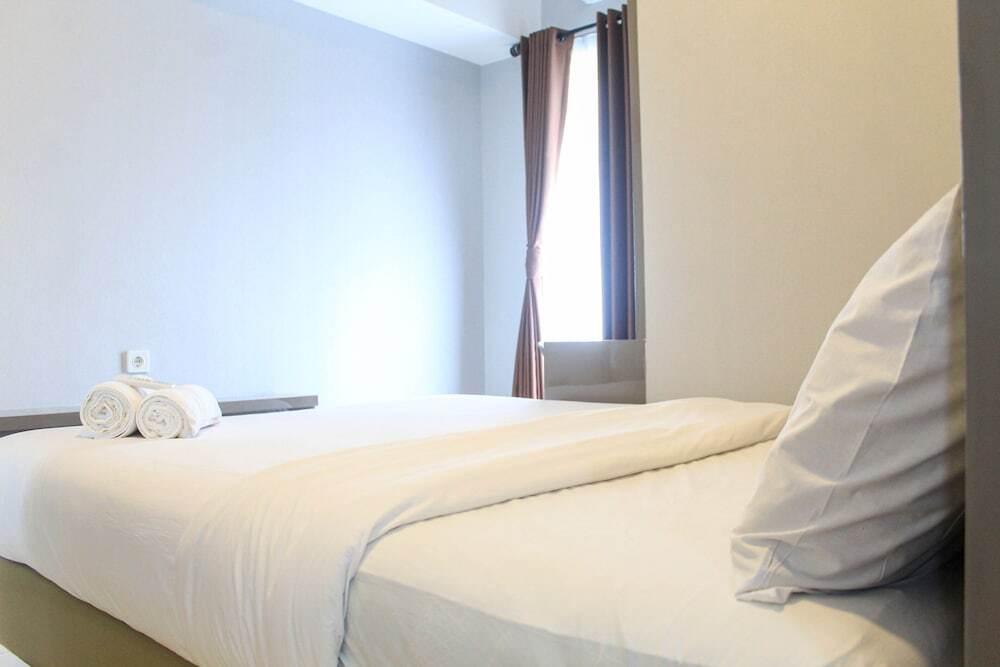 Legok: New Furnished with City View 2BR Apartment M-Town Residence