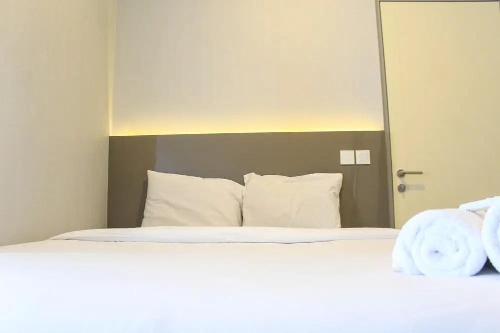 Legok: New Furnished with City View 2BR Apartment M-Town Residence