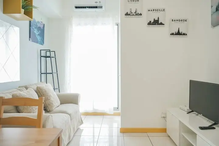 Legok: Spacious and Elegant 2BR M-Town Serpong Apartment