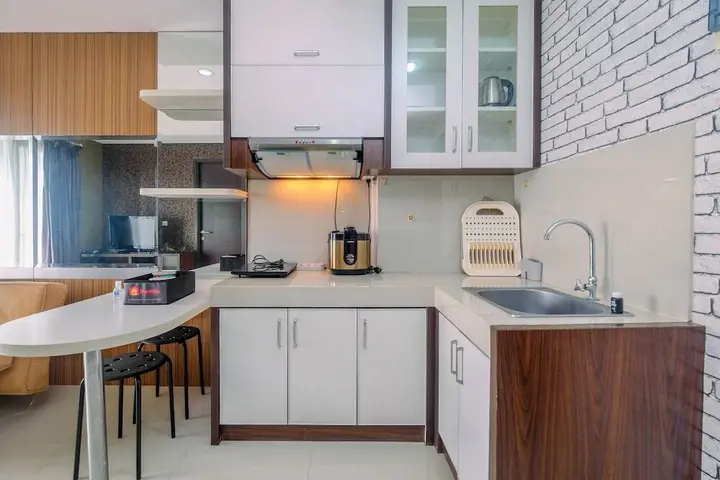 Legok: Comfy and Minimalist 1BR Apartment at Atria Residence