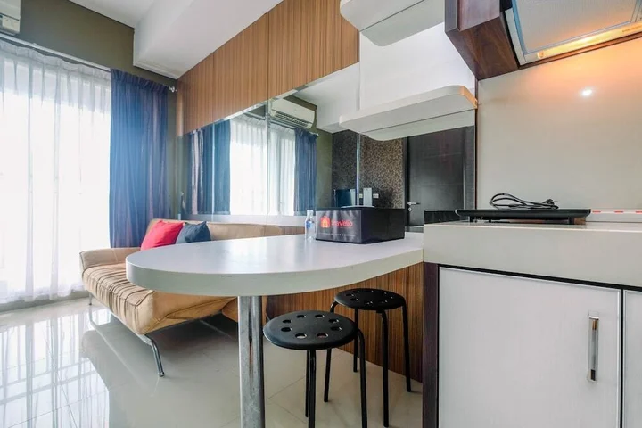 Legok: Comfy and Minimalist 1BR Apartment at Atria Residence