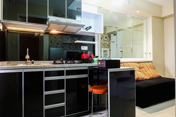 Джакарта: Modern 2BR with City View at Bassura Apartment