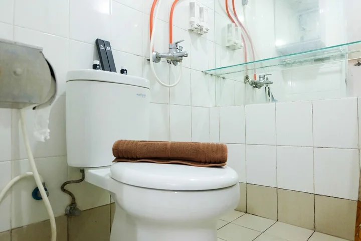 Джакарта: Modern 2BR with City View at Bassura Apartment