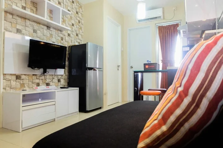 Джакарта: Modern 2BR with City View at Bassura Apartment