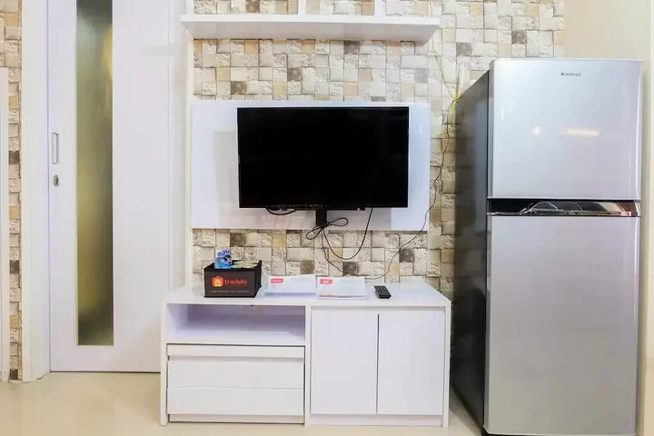 Джакарта: Modern 2BR with City View at Bassura Apartment