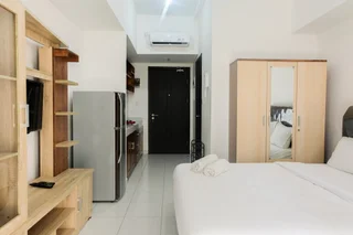 Legok: Comfortable and Spacious Studio Casa De Parco Apartment