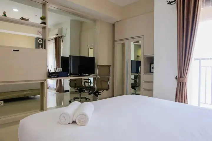 Best Price Studio Apartment at Atria Residence near Mall — фото 1