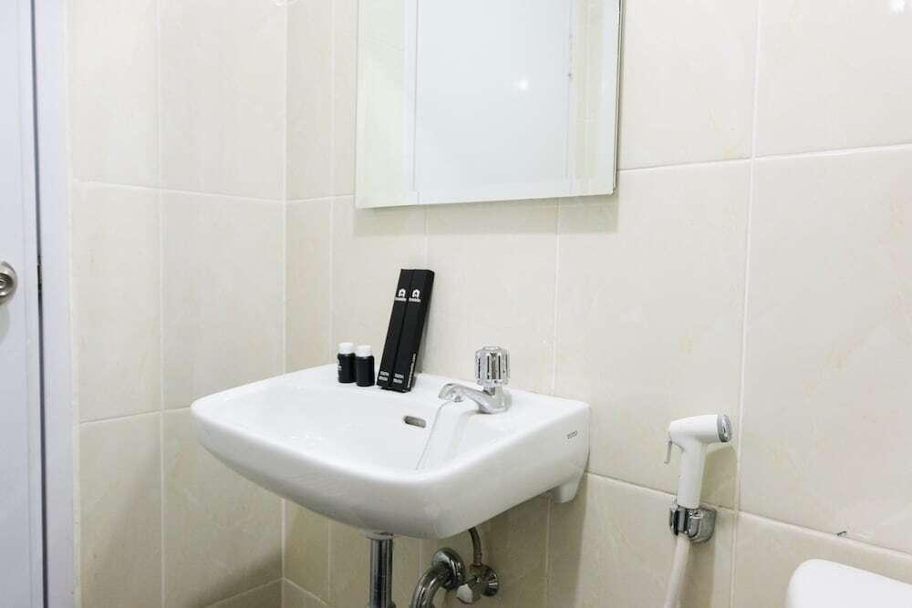 Fully Furnished 2BR Apartment at M-Town Residence — фото 6