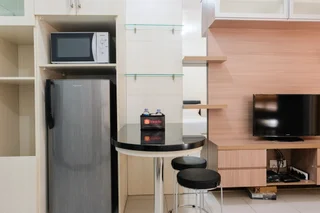 Legok: Cozy with City View Studio at Scientia Apartment