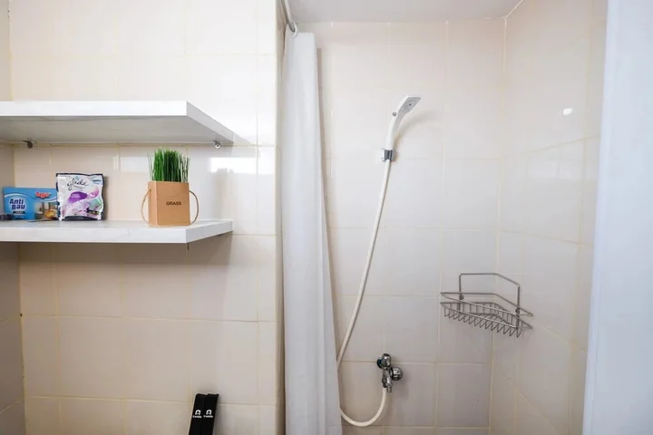 Джакарта: Newly Furnished Studio at Bassura City Apartment