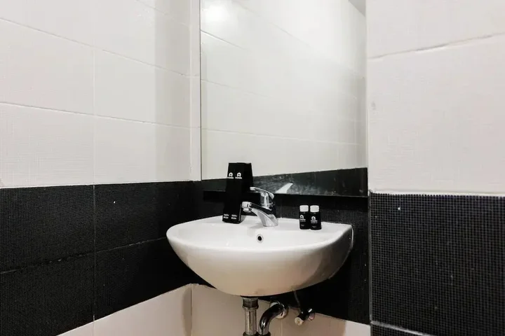 Legok: Modern 1BR Apartment at Scientia Residence