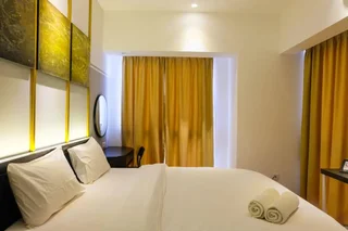 Legok: Elegant 2BR Apartment at M-Town Signature near Shopping Mall