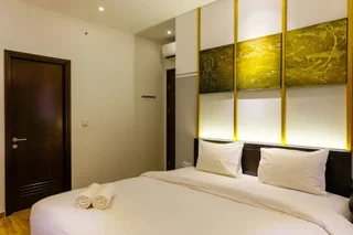 Legok: Elegant 2BR Apartment at M-Town Signature near Shopping Mall