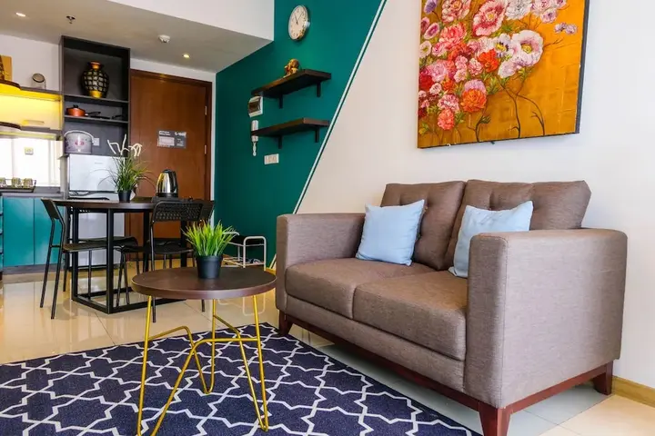 Legok: Elegant 2BR Apartment at M-Town Signature near Shopping Mall