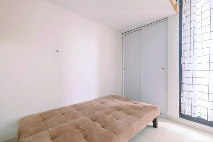 Депок: Minimalist and Comfortable Studio Dave Apartment