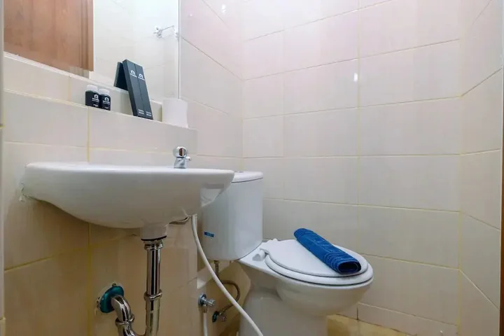 Депок: Minimalist and Comfortable Studio Dave Apartment