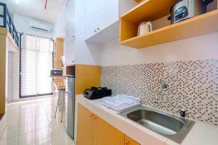 Депок: Minimalist and Comfortable Studio Dave Apartment