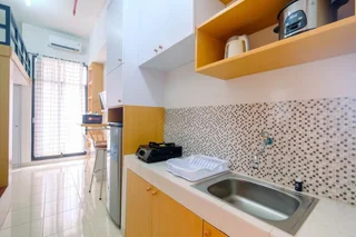 Депок: Minimalist and Comfortable Studio Dave Apartment