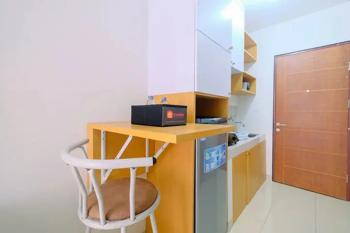 Депок: Minimalist and Comfortable Studio Dave Apartment