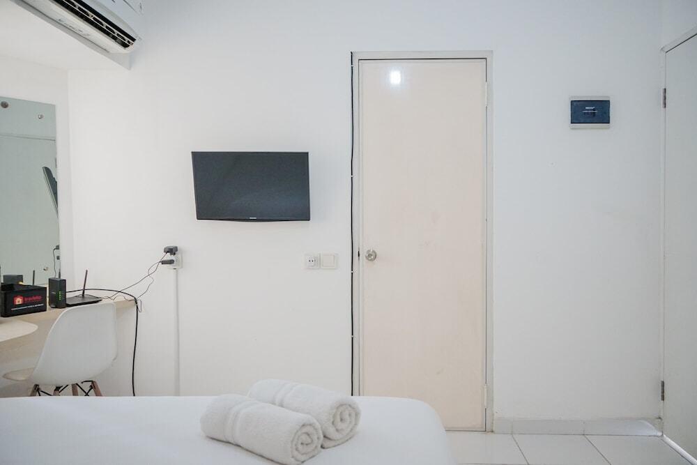 Comfy and Stylish Studio Apartment at Aeropolis Residence 2 — фото 3
