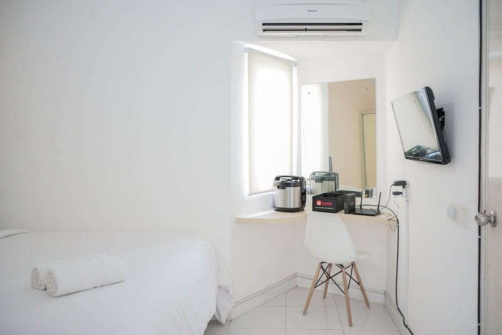 Comfy and Stylish Studio Apartment at Aeropolis Residence 2 — фото 4