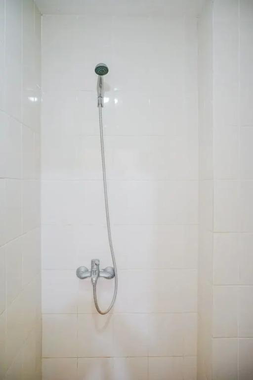 Тангеранг: Homey and Simple 2BR at The Medina Apartment
