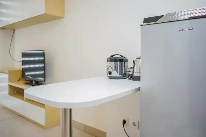 Simply Furnished and Cozy Living Studio @ Saveria Apartment — фото 4