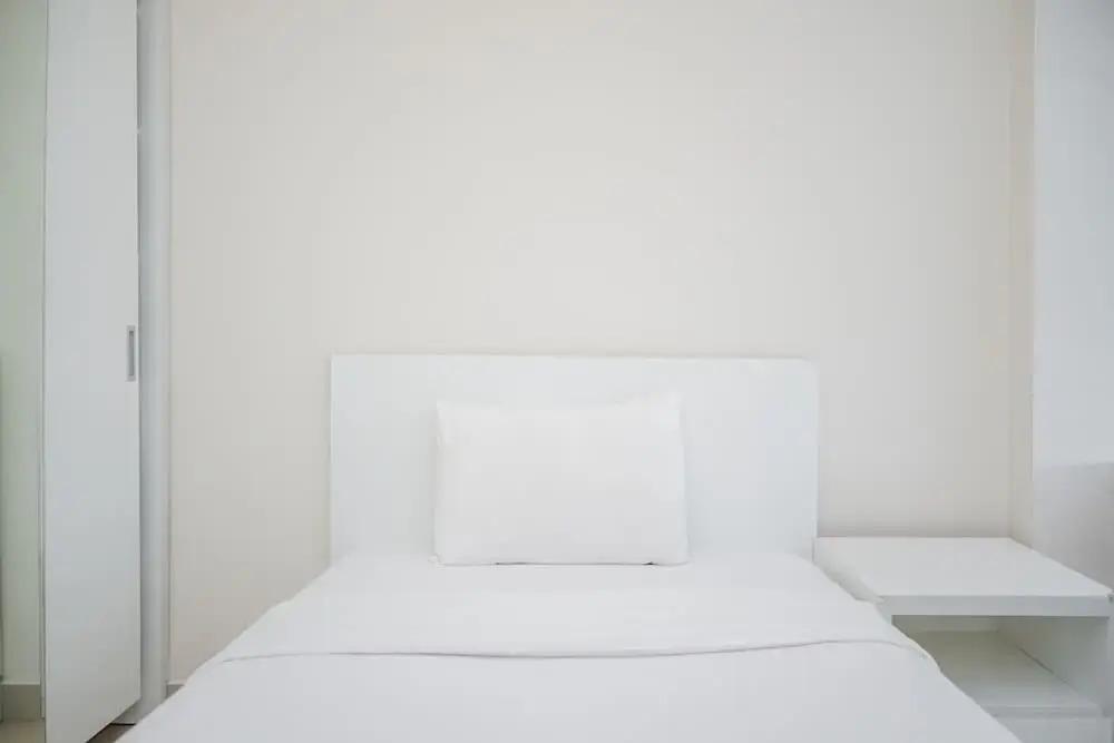 Legok: Simply Furnished and Cozy Living Studio @ Saveria Apartment