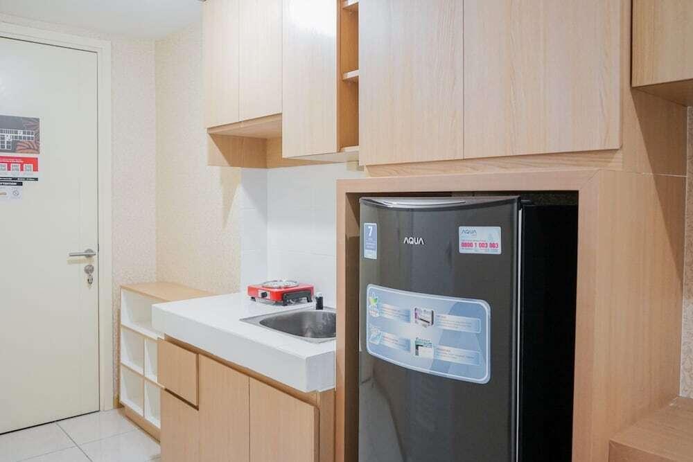 Legok: Pool View Studio Apartment at M-Town Residence
