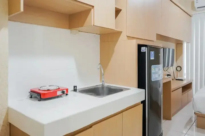 Legok: Pool View Studio Apartment at M-Town Residence