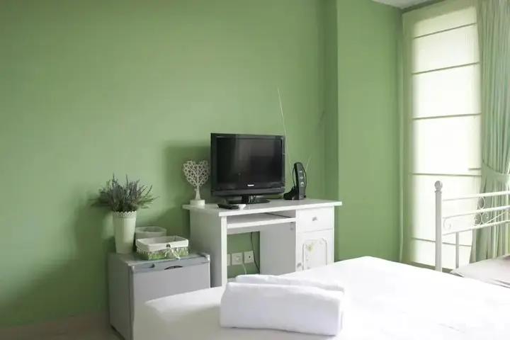Бандунг: Stylish & Comfortable Studio at Beverly Dago Apartment