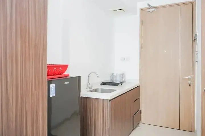 Тангеранг: Modern Studio Apartment at Tree Park Cikokol
