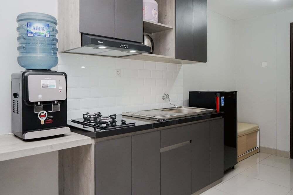 Legok: Fully Furnished With Comfortable Design Studio Majestic Point Serpong Apartment