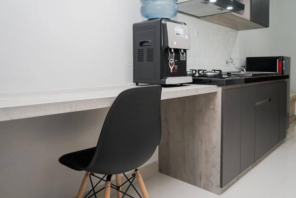 Legok: Fully Furnished With Comfortable Design Studio Majestic Point Serpong Apartment