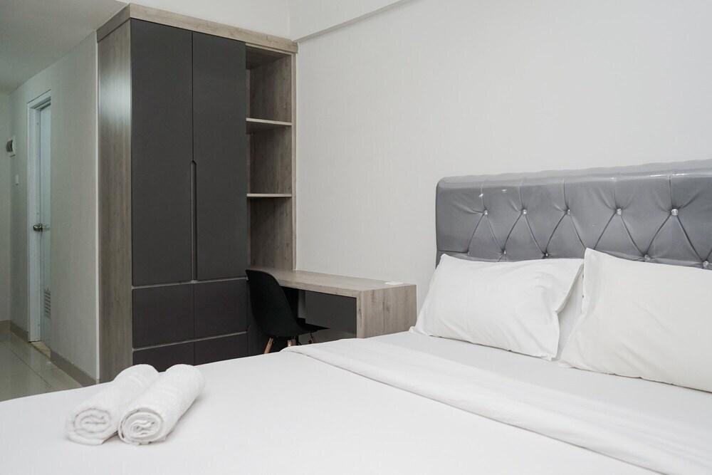 Fully Furnished With Comfortable Design Studio Majestic Point Serpong Apartment — фото 5