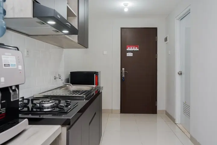 Legok: Fully Furnished With Comfortable Design Studio Majestic Point Serpong Apartment
