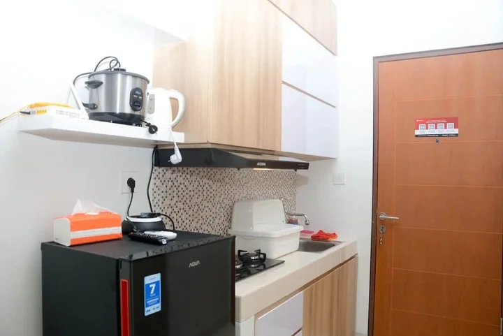 Депок: Comfortable Studio at Dave Apartment