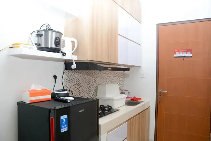 Депок: Comfortable Studio at Dave Apartment