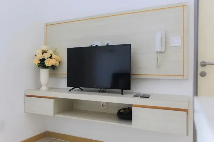 Legok: Clean and Comfort 2BR Apartment M-Town Residence