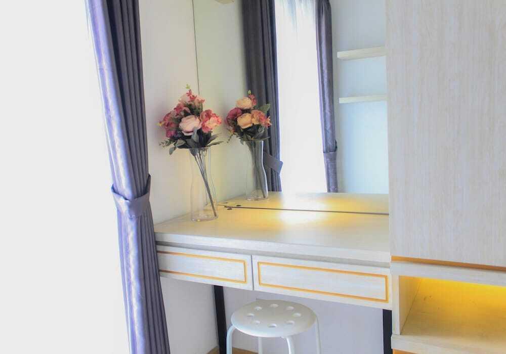 Legok: Clean and Comfort 2BR Apartment M-Town Residence