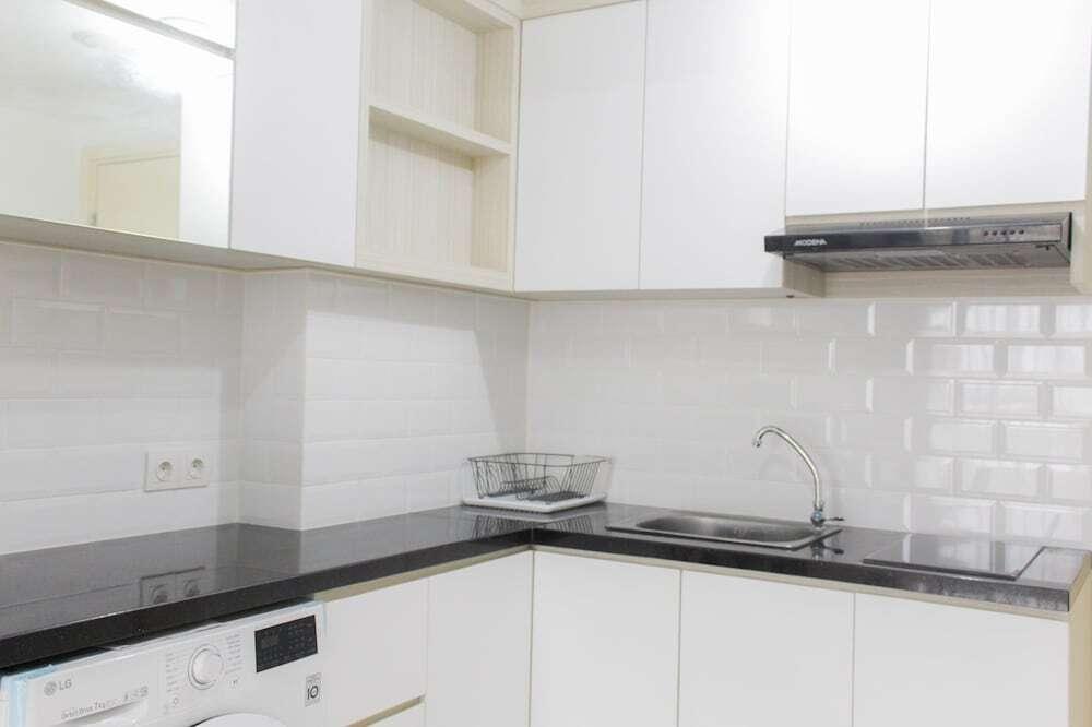 Legok: Modern And Comfort 2Br Apartment At M-Town Residence